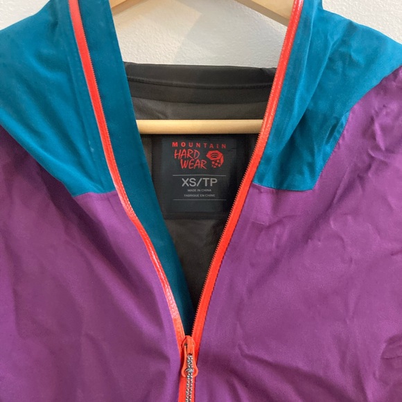 Mountain Hardwear Goretex raincoat - Picture 2 of 6